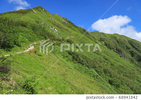 Image of mountain trails in Natsuyama: Kagamihira-Yumiori Image of mountain trails in Natsuyama: Kagamihira-Yumiori 68941842