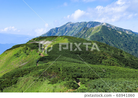 Image of Natsuyama mountain trail, Sugoroku hut-Yumioridake Image of Natsuyama mountain trail, Sugoroku hut-Yumioridake 68941860