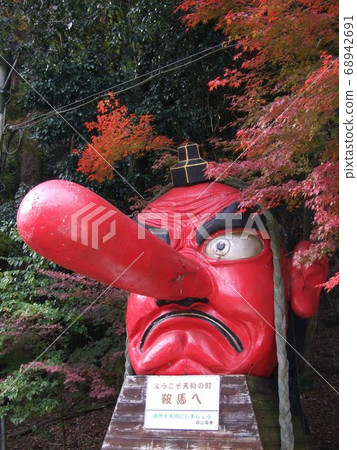 Kurama station square, former "Daitengu" autumn leaves Kurama station square, former "Daitengu" autumn leaves 68942691