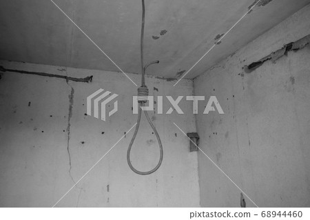 Deadly loop hanging from the ceiling Deadly loop hanging from the ceiling 68944460