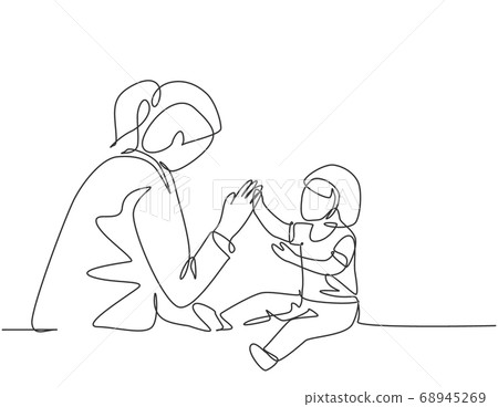 Single continuous line drawing of young female pediatric doctor invited cute baby toddler patient to play and follow her instruction Single continuous line drawing of young female pediatric doctor invited cute baby toddler patient to play and follow her instruction 68945269