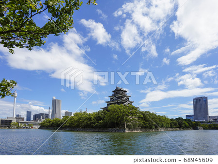 廣島城（西北側）在一個平靜的夏日 68945609