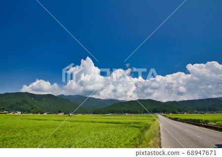 富山市下新川郡旭町的夏日風景 68947671