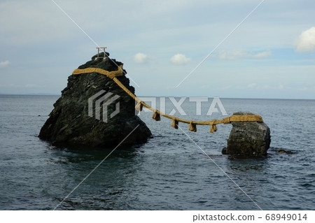 Couple rock 68949014