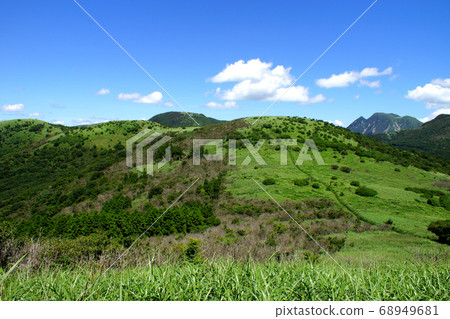 九重山星石登山徒步路線,同時欣賞九重山脈和阿蘇戈達克的美景 九重山星石登山徒步路線,同時欣賞九重山脈和阿蘇戈達克的美景 68949681