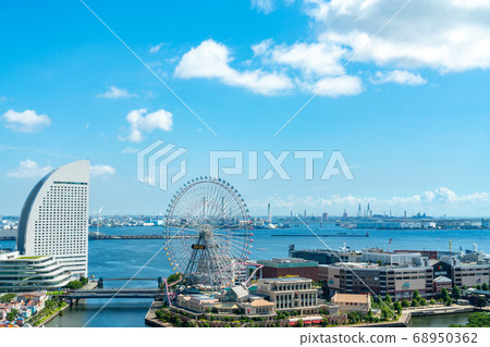 [Kanagawa] Minato Mirai with refreshing clear weather (August) 68950362