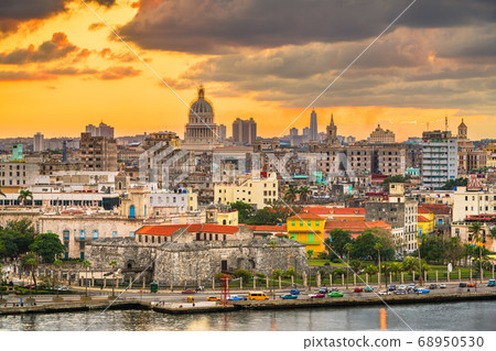 Havana, Cuba Town Skyline 68950530