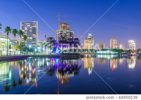 St. Petersburg, Florida, USA 68950536
