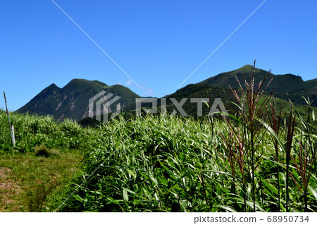 九重山星石登山徒步路線,同時欣賞九重山脈和阿蘇戈達克的美景 九重山星石登山徒步路線,同時欣賞九重山脈和阿蘇戈達克的美景 68950734
