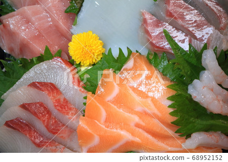 生魚片拼盤 68952152