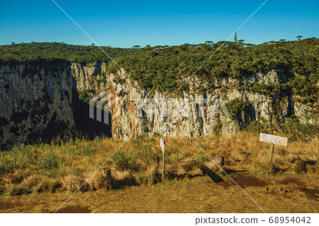 Dirt pathway at the Itaimbezinho Canyon 68954042