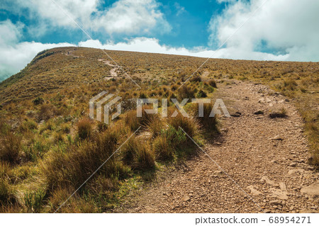 Rocky trail going to the top of Fortaleza Canyon 68954271
