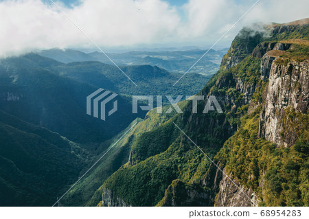 Fortaleza Canyon with steep rocky cliffs 68954283