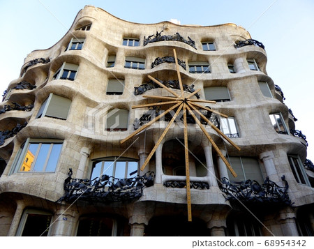 Barcelona Casa Mila Barcelona Casa Mila 68954342