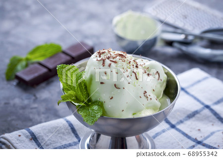 Kiwi flavored ice cream. 68955342