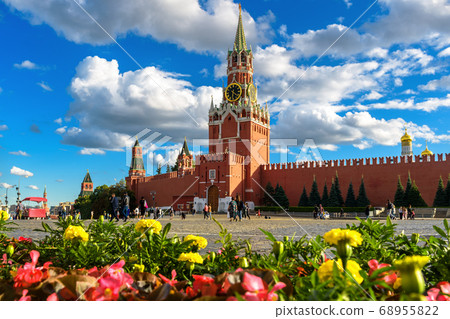 Moscow Kremlin on Red Square in summer, Russia. Moscow Kremlin on Red Square in summer, Russia. 68955822