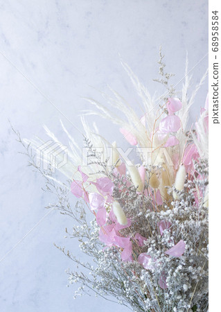 Bouquet of colorful dried flowers whites and pink Bouquet of colorful dried flowers whites and pink 68958584