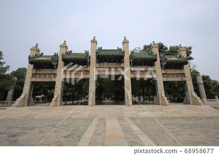 Yuanshi Tomb, Yulin Scenic Area, Anyang City, Henan Province, China 68958677