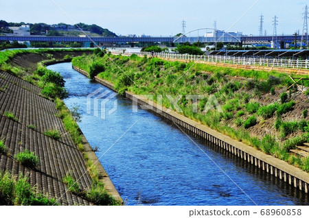 kai川和水道橋流經藤澤市和橫濱市之間的邊界（戶塚區） 68960858