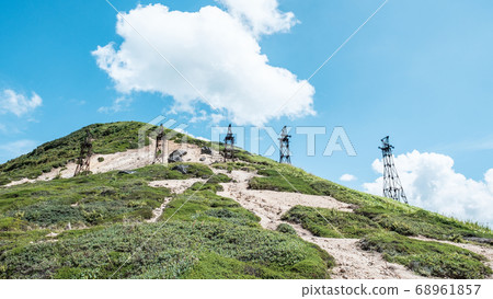 Scenery of Kenashi Pass (View of Kenashi Mountain and Kogushi sulfur mine cableway from Kenashi Pass) 68961857