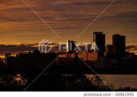 秋天快到了 68961998