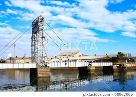Yokkaichi City, Suehiro Bridge in the middle of moving 68962009