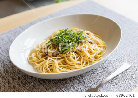 Clams and aojiji pasta Clams and aojiji pasta 68962461