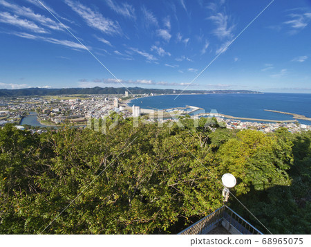 A view of the midsummer seen from the Uomizuka Observatory A view of the midsummer seen from the Uomizuka Observatory 68965075