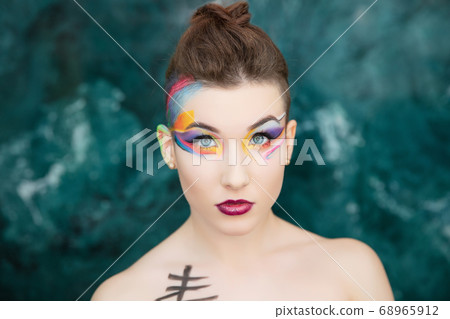 Portrait of a nice young woman Portrait of a nice young woman 68965912