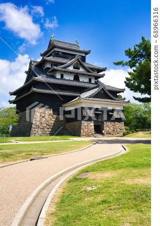 National Treasure Matsue Castle (August) National Treasure Matsue Castle (August) 68966316