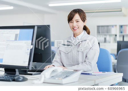 女商人年輕女子工作服 68966965