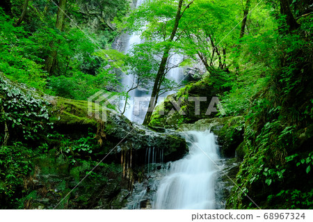 土門瀑布(奈良縣吉野郡川上村) 土門瀑布(奈良縣吉野郡川上村) 68967324