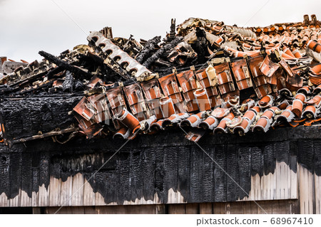 首里城屋頂被大火燒毀 68967410