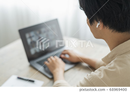 Remote work men and cats 68969400