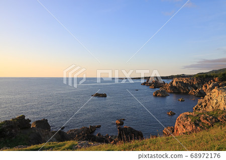 Sunset on the Sea of Japan in Sadogashima, dusk in summer Sunset on the Sea of Japan in Sadogashima, dusk in summer 68972176