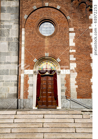 church     the samarate   old   closed brick tower 68972253