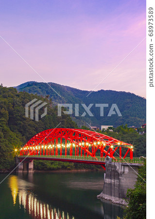 奧多摩湖，八月晚上Minetani橋 68973589