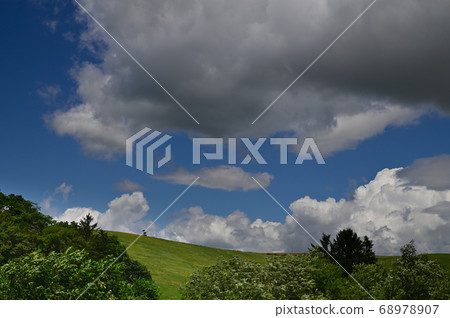August Biei's lovely summer clouds 68978907