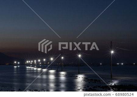 Night view of Nagata sea floor road 68980524