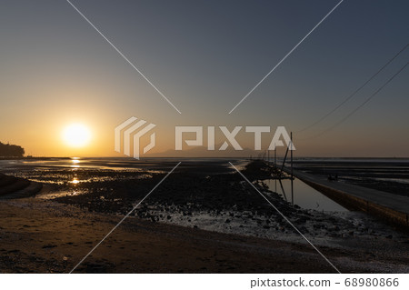 Evening view of the Hatota Sea Floorway Evening view of the Hatota Sea Floorway 68980866