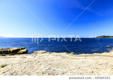 Summer at Hashirimizu beach from Kannonzaki, a resort area in Tokyo Bay 68984161