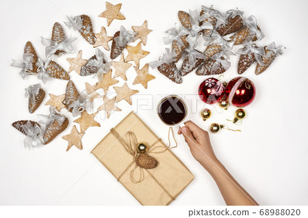 Preparing Christmas gifts Preparing Christmas gifts 68988020