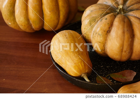 Rustic autumn pumpkins 68988424