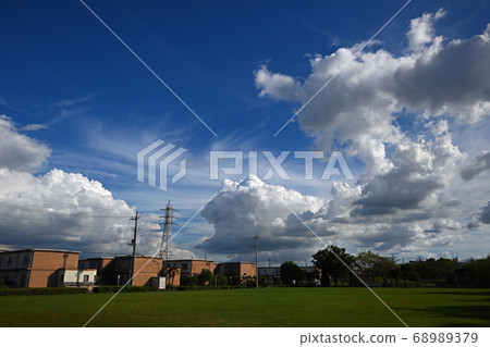 The sky of Fukiagefujimi Park in Konosu City 68989379