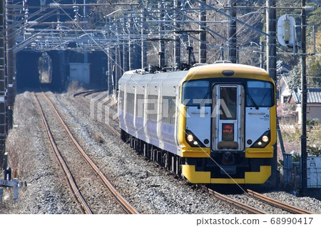 March 4, 2018, Wakashio No. 10 bound for Tokyo, approaching Onjuku Station Onjuku Line 257 series 500 series March 4, 2018, Wakashio No. 10 bound for Tokyo, approaching Onjuku Station Onjuku Line 257 series 500 series 68990417