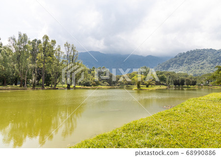 Taiping Lake Gardens is the first public garden 68990886
