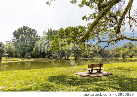 Taiping Lake Gardens is the first public garden 68990889