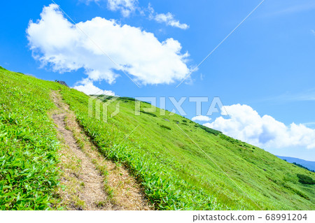 Mount Kenashi (Nagano and Gunma prefectures) 68991204