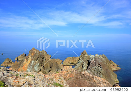 佐渡島上的日本海夏日風景 照片素材 圖片 圖庫
