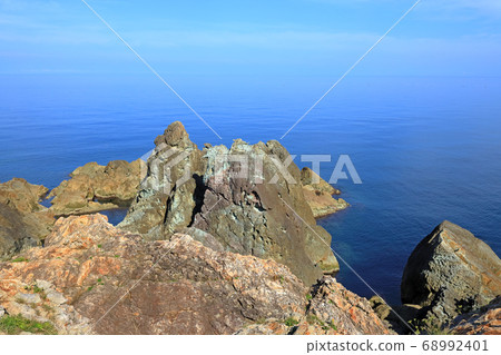 佐渡島上的日本海夏日風景 佐渡島上的日本海夏日風景 68992401